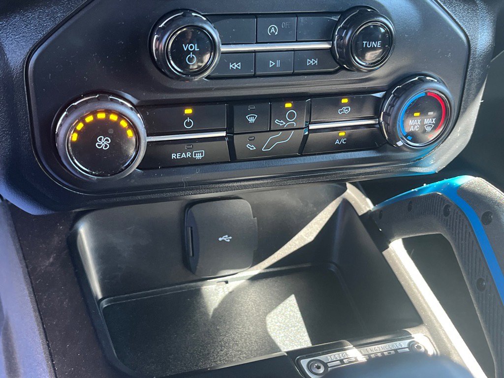 Certified 2023 Ford Bronco Black Diamond image 11