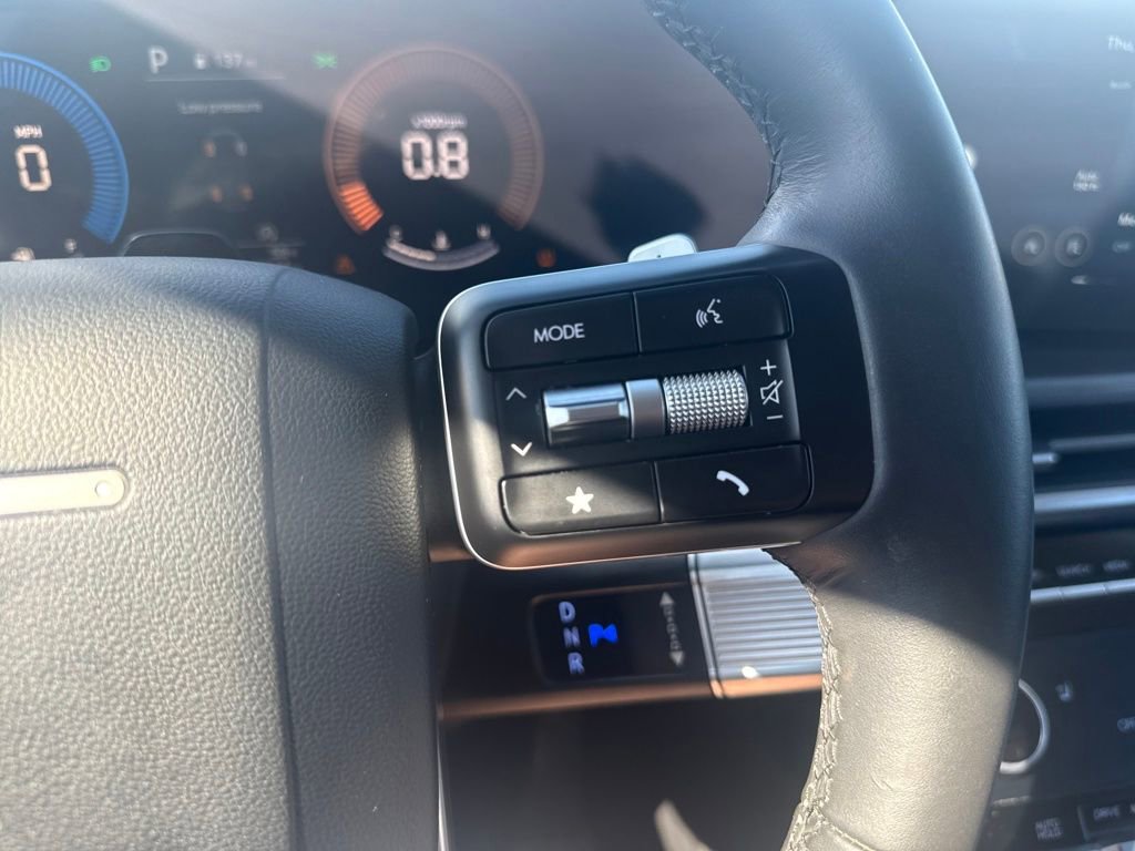 Used 2025 Hyundai Santa Fe XRT image 16