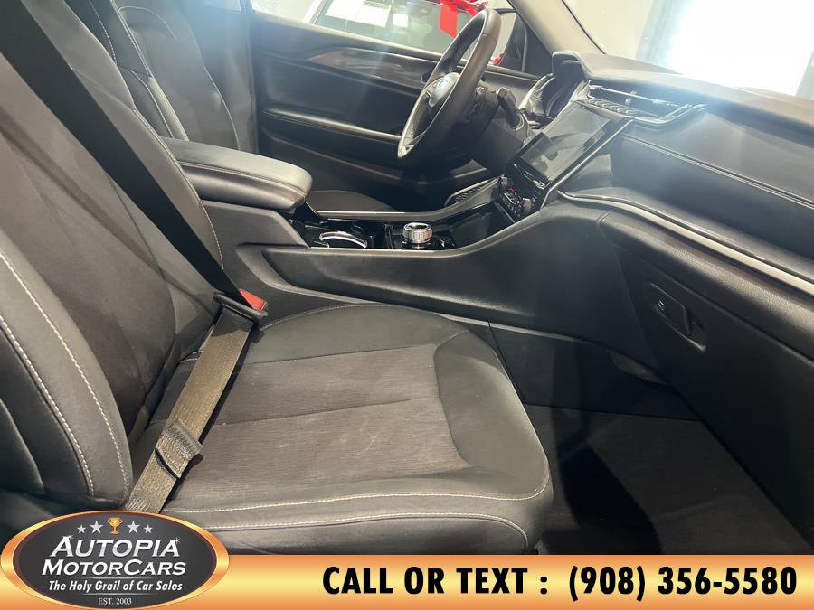 Used 2022 Jeep Grand Cherokee L Laredo w/ Luxury Tech Group I AWD/4WD image 13
