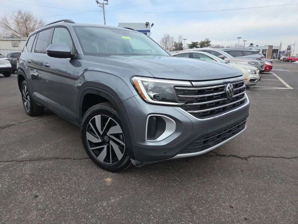 Used 2024 Volkswagen Atlas SE image 1