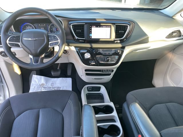 Used 2023 Chrysler Voyager LX FWD image 13