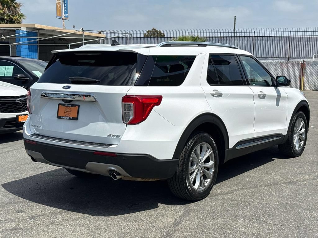 Used 2023 Ford Explorer Limited AWD/4WD image 3