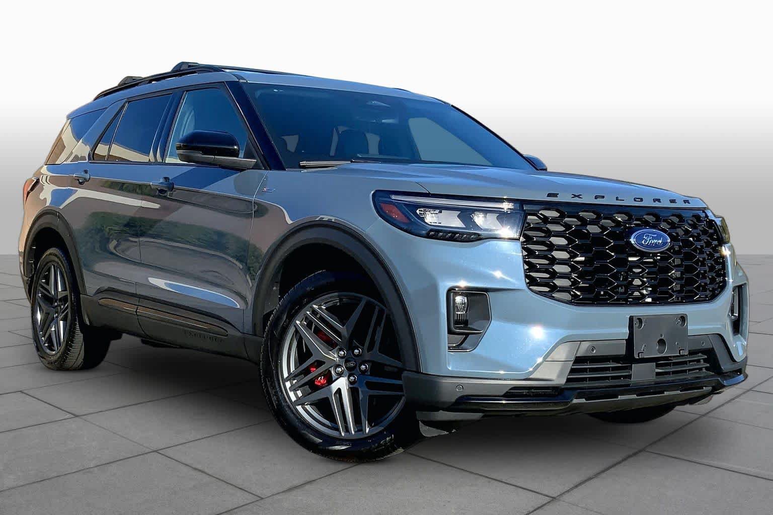 Used 2025 Ford Explorer ST-Line w/ Premium Package AWD/4WD image 3