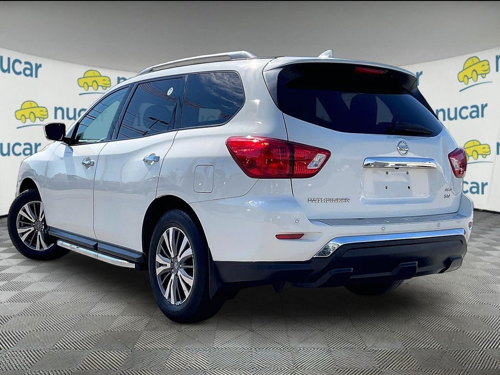 Used 2020 Nissan Pathfinder SV AWD/4WD image 4