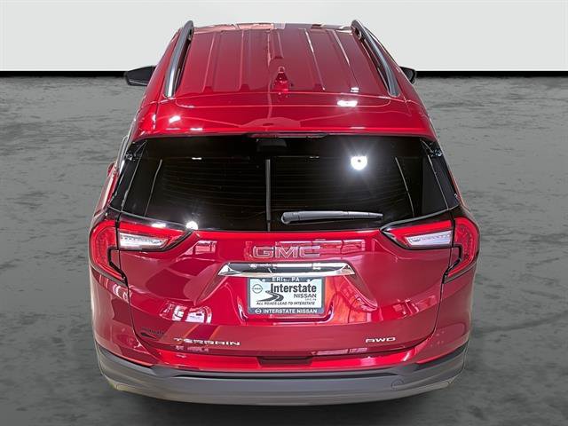 Used 2024 GMC Terrain SLE w/ Driver Convenience Package AWD/4WD image 3
