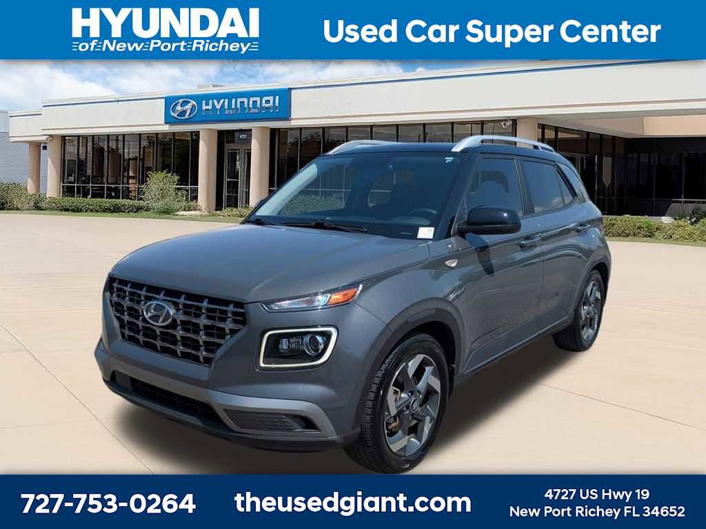 Used 2023 Hyundai Venue Limited image 1