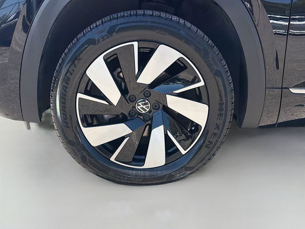 Used 2020 Volkswagen Atlas Cross Sport SEL R-Line AWD/4WD image 42