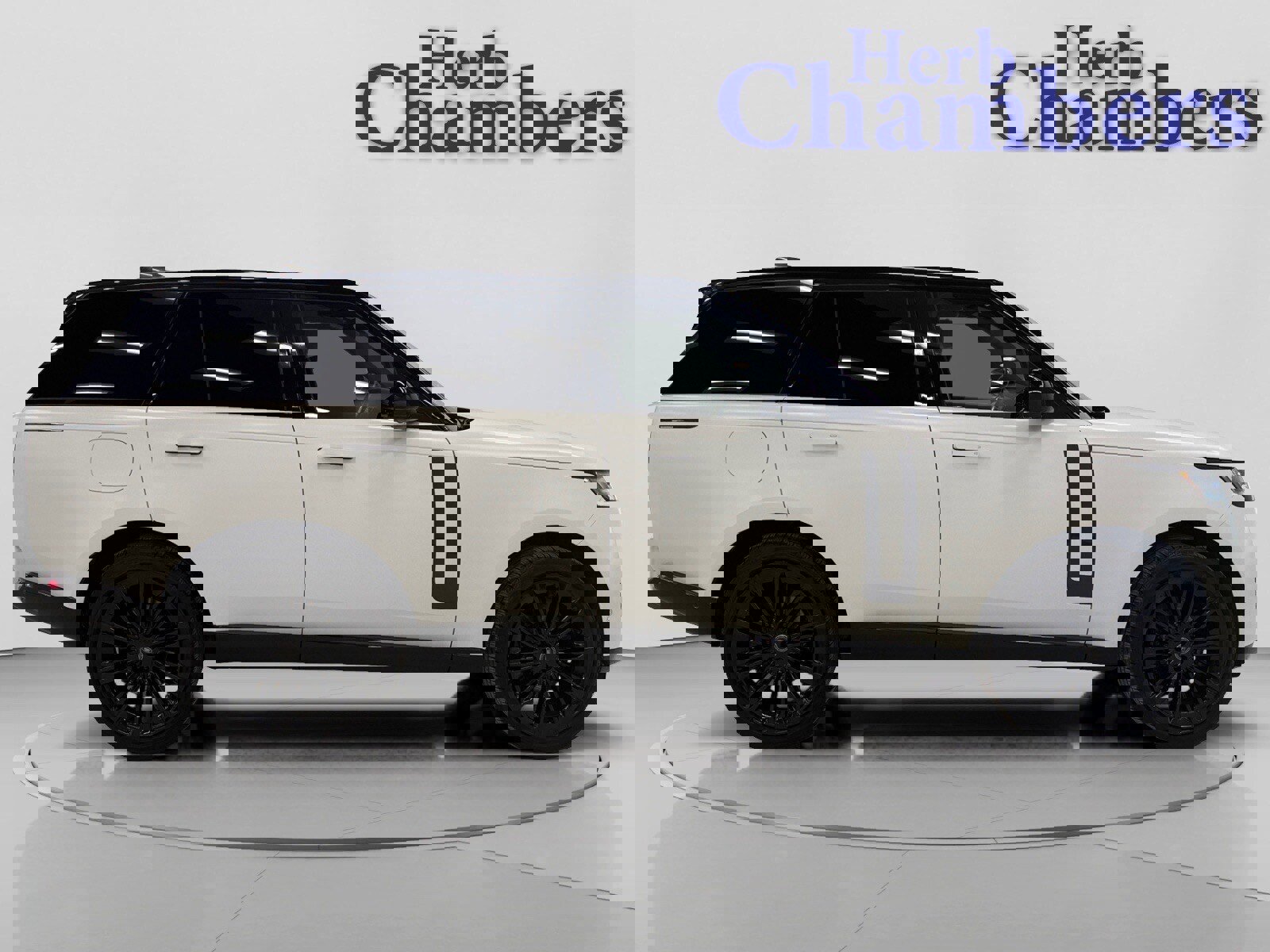 Used 2023 Land Rover Range Rover SE image 2