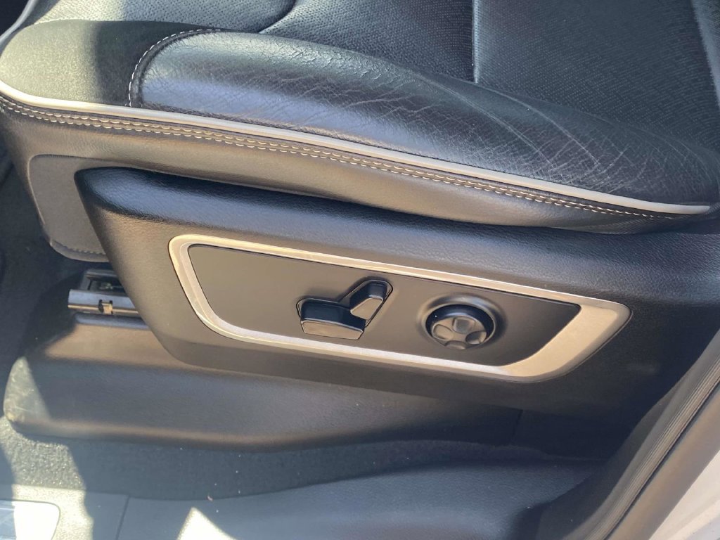 Used 2019 RAM 1500 Laramie AWD/4WD image 21