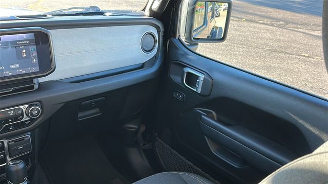 Used 2024 Jeep Wrangler Unlimited w/ Convenience Group image 24