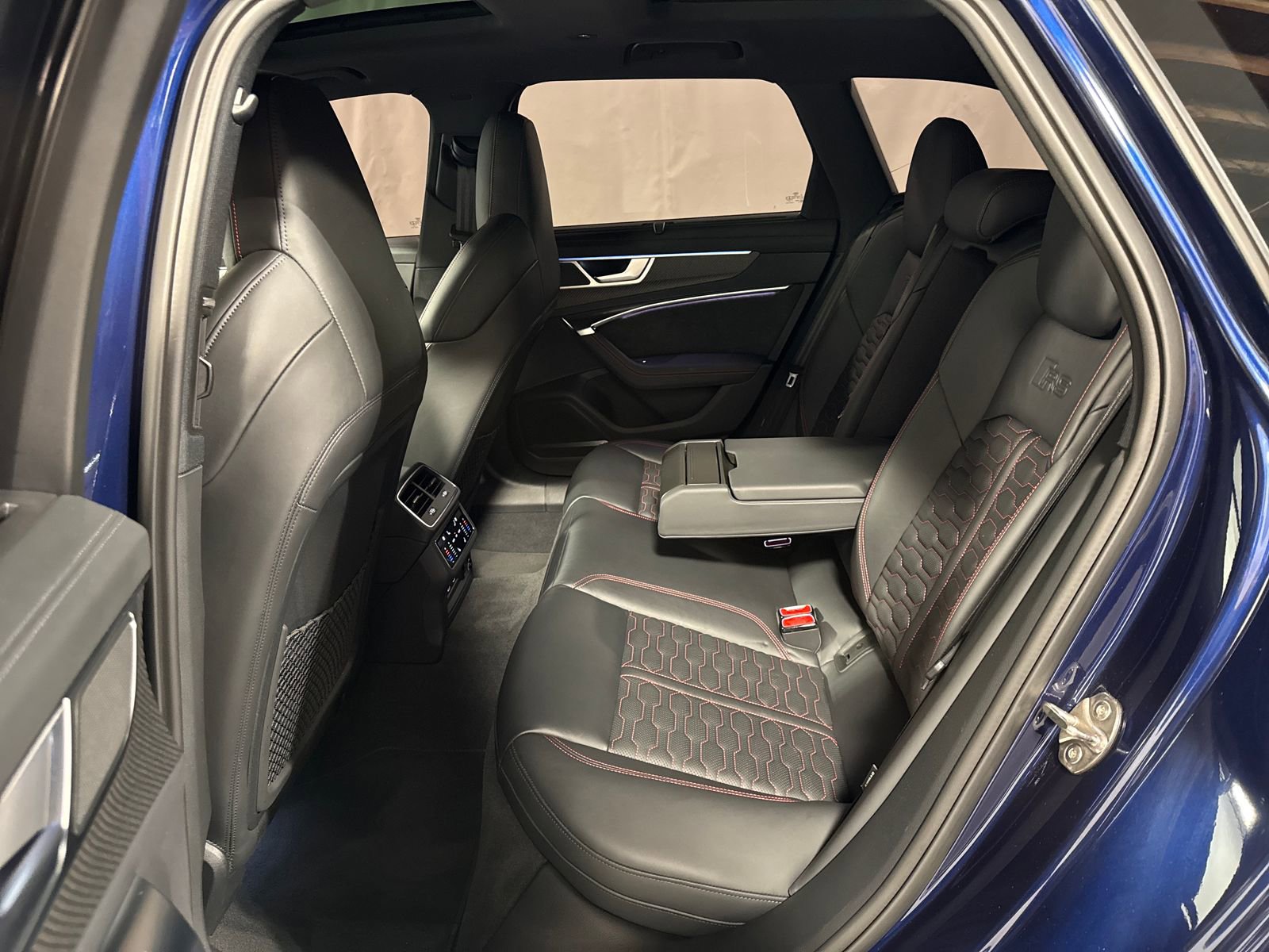 Used 2021 Audi RS 6 AWD/4WD image 5