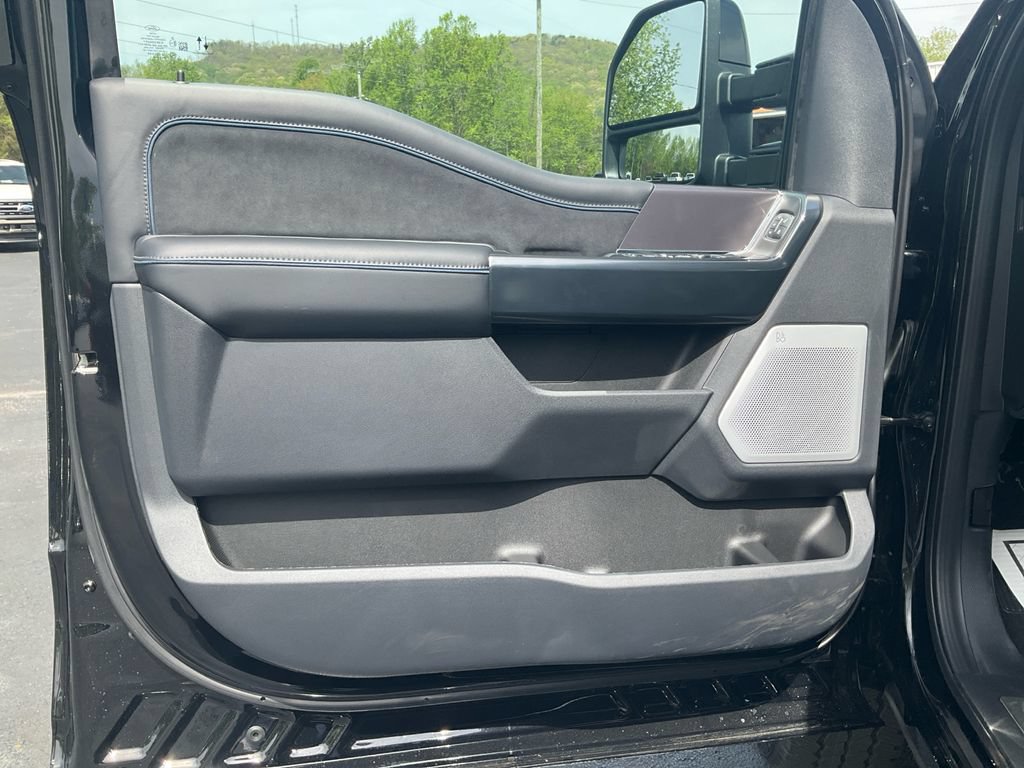 New 2026 Ford F250 Platinum AWD/4WD image 17