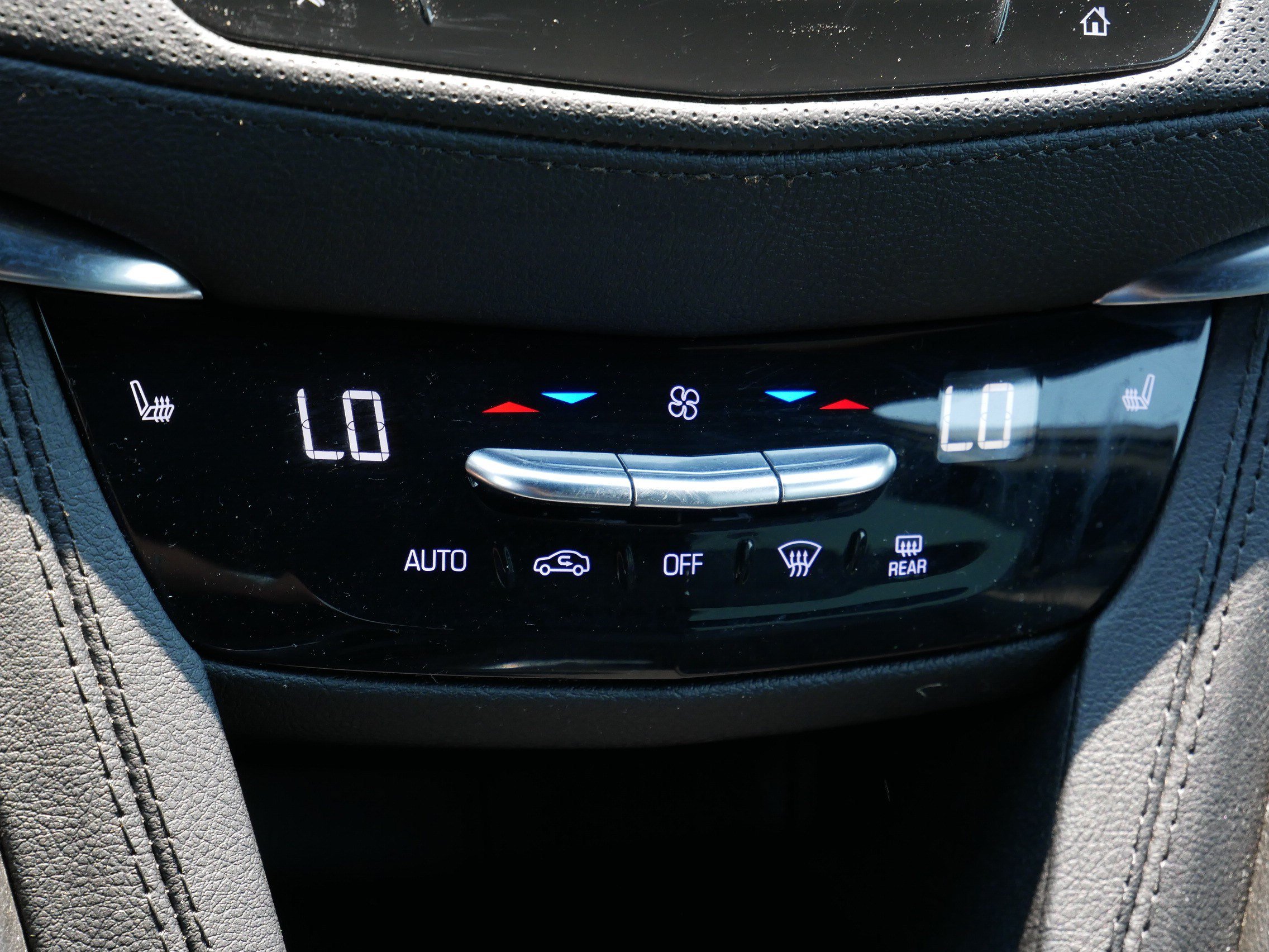 Used 2024 Cadillac XT5 Sportv w/ LPO, Floor Liner Package AWD/4WD image 21