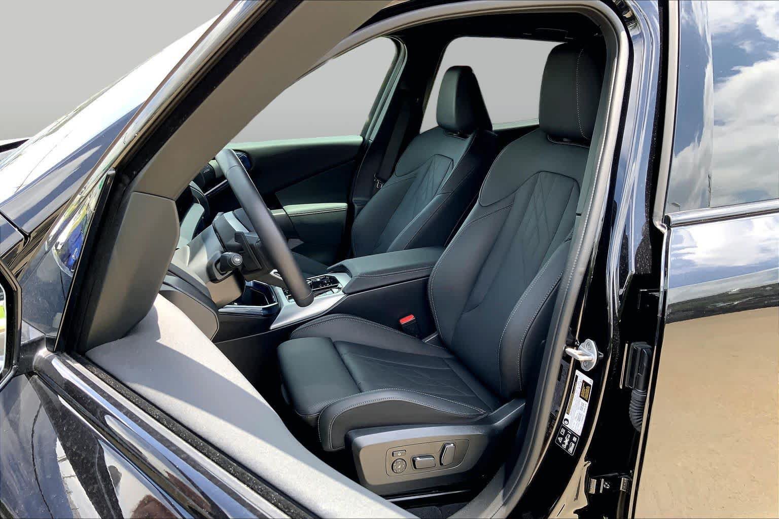 New 2025 BMW X3 xDrive30i w/ Premium Package AWD/4WD image 9