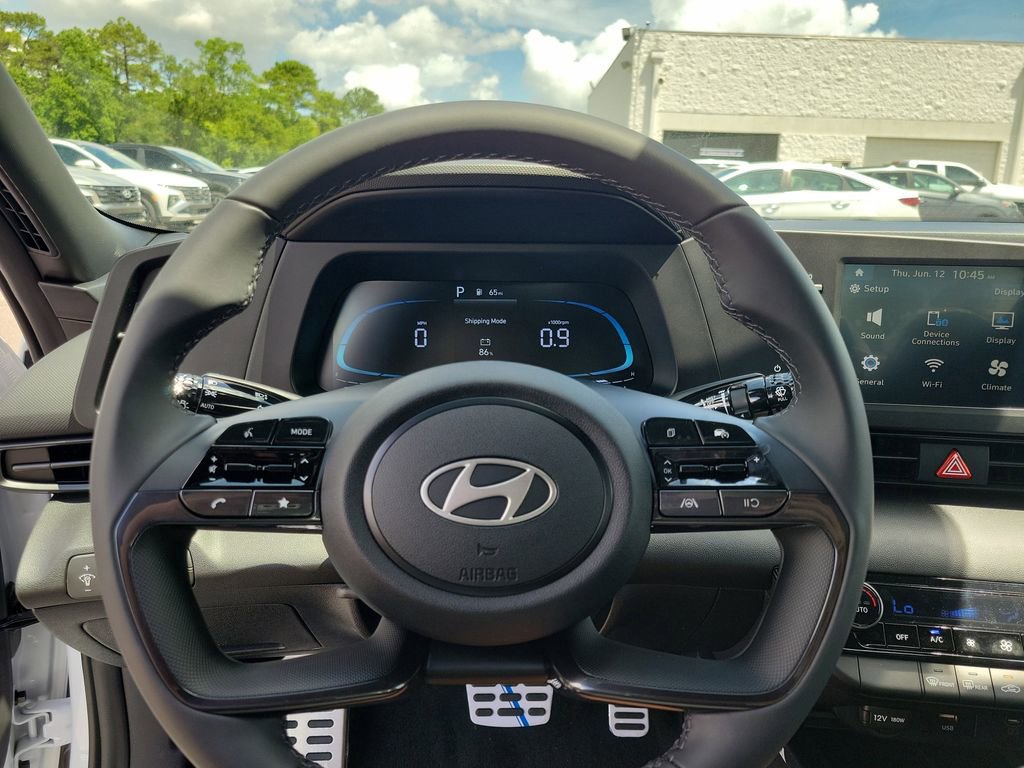 Used 2025 Hyundai Elantra Sport image 12