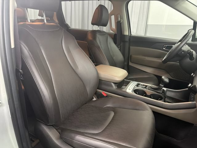 Used 2026 Kia Carnival EX FWD image 30