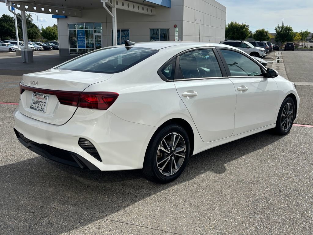 Used 2023 Kia Forte LXS image 5