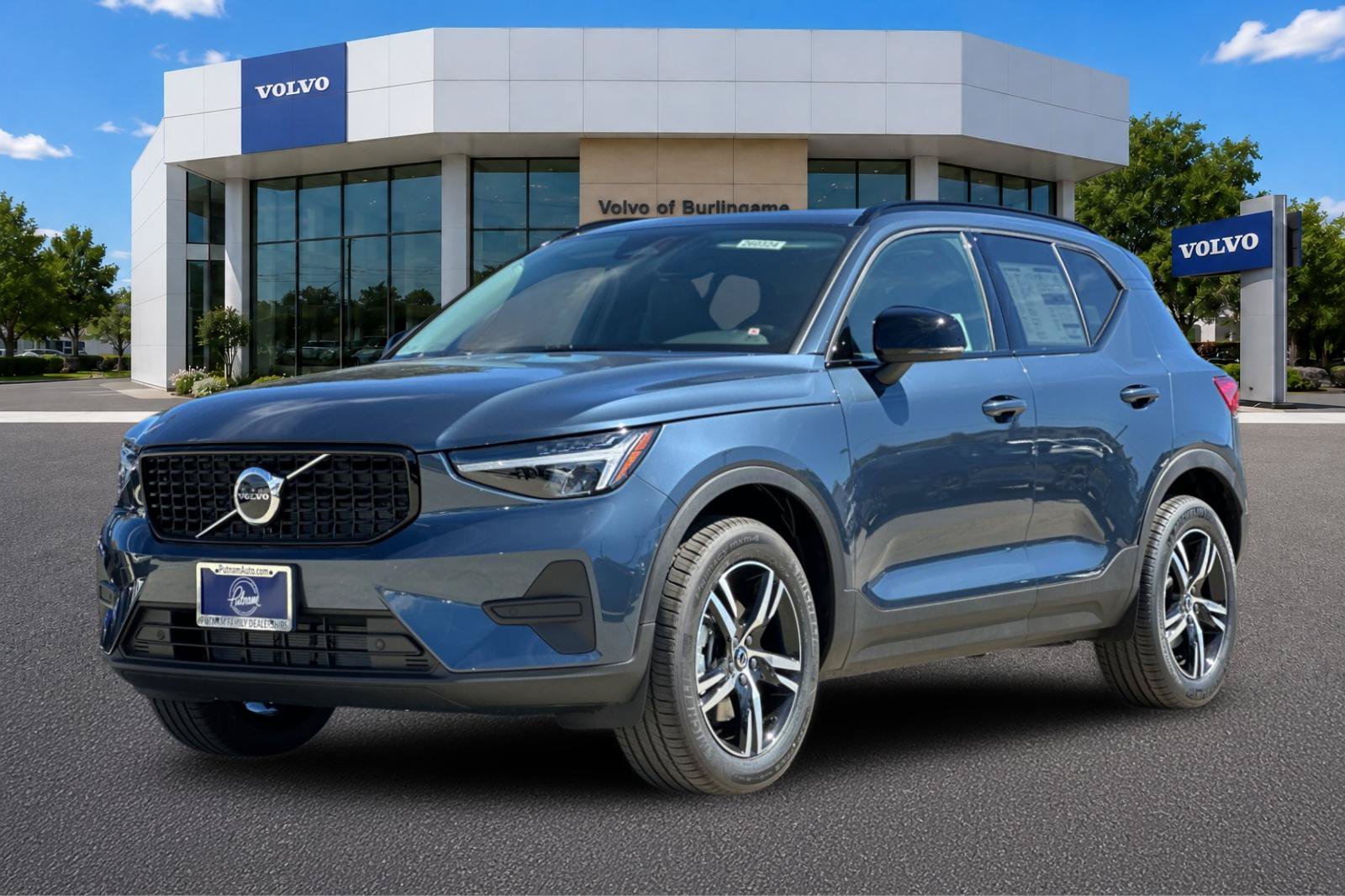 New 2026 Volvo XC40 B5 Core w/ Protection Package Premier AWD/4WD image 7