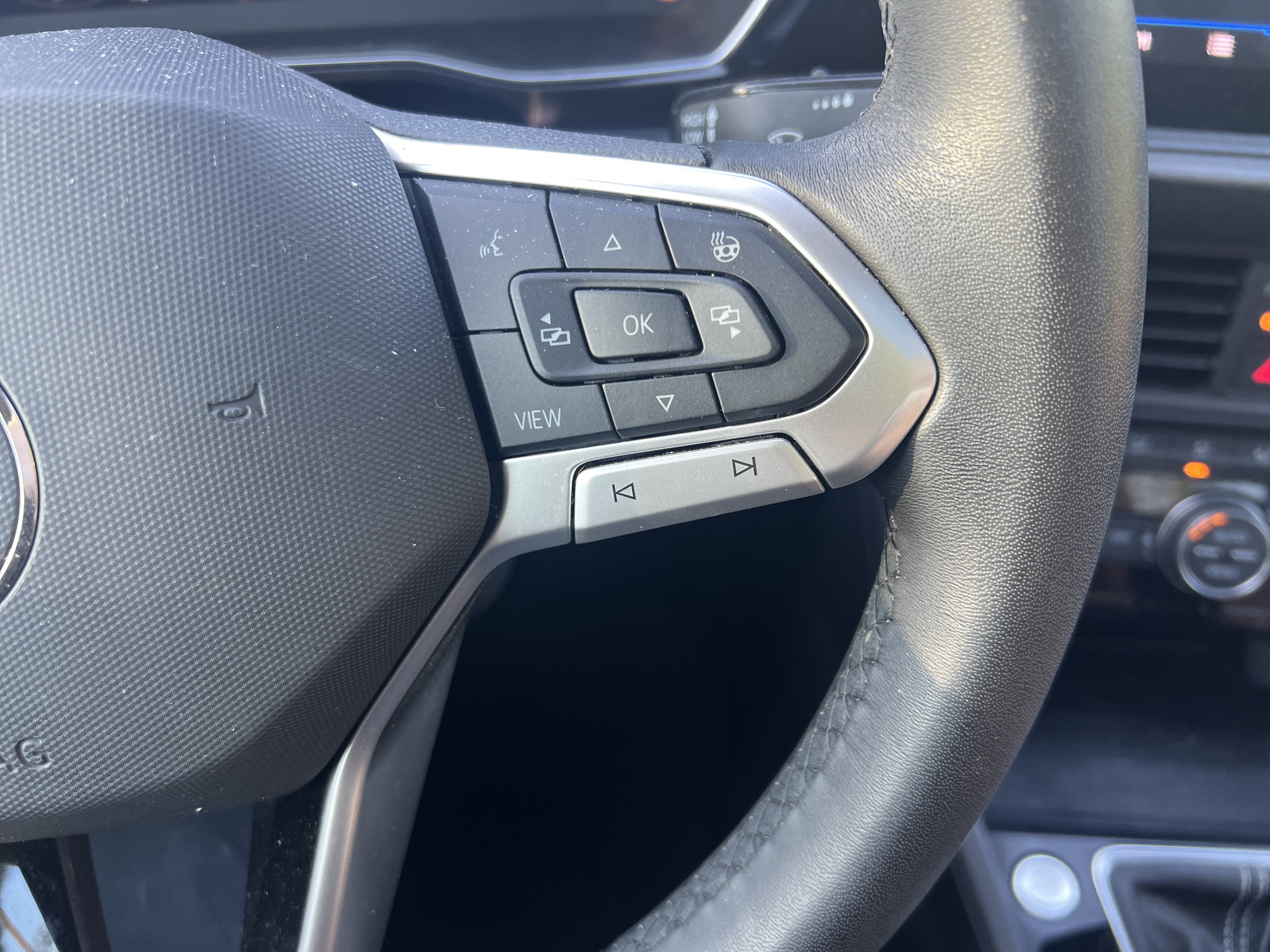 Certified 2022 Volkswagen Jetta SEL FWD image 17