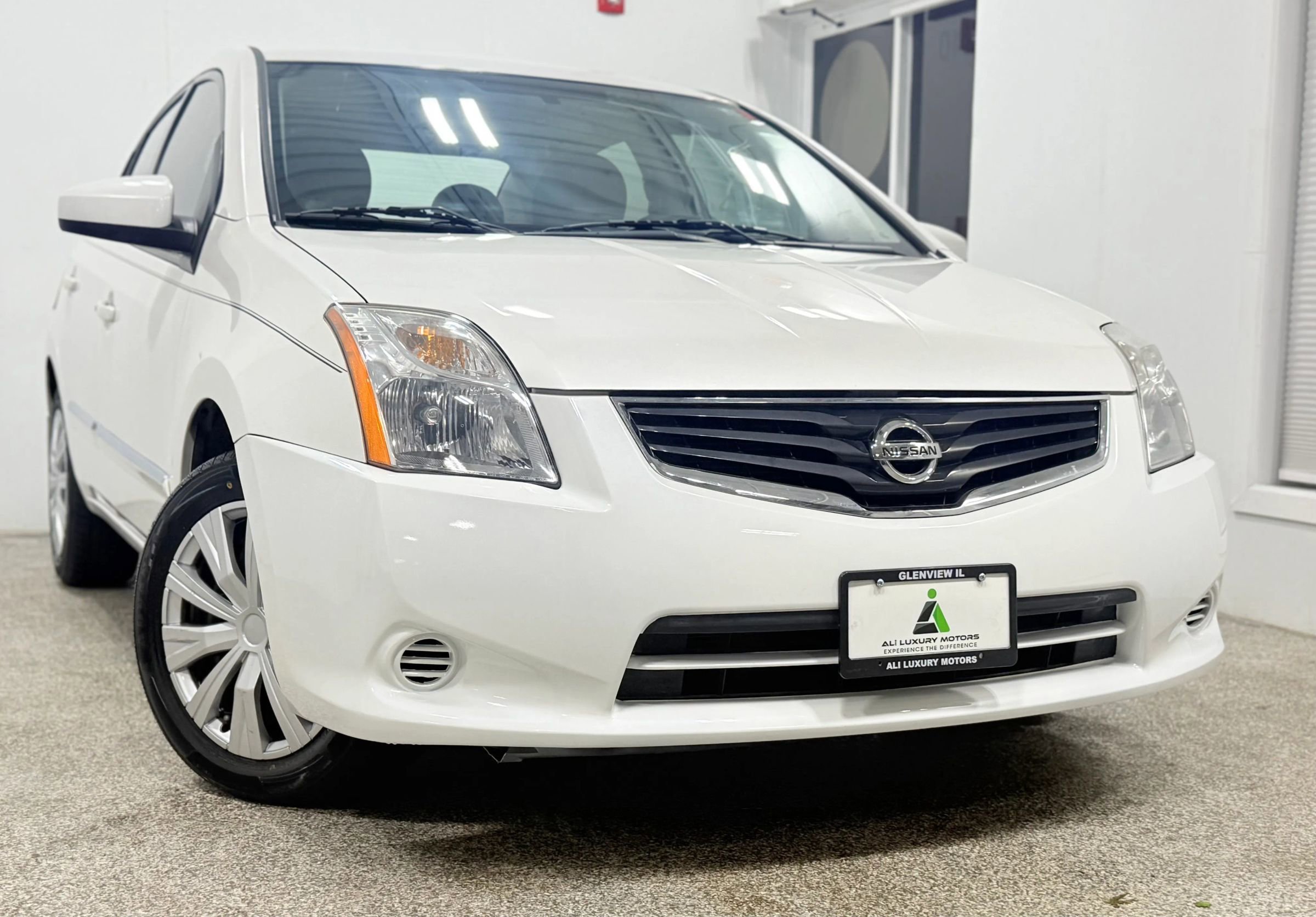 Used 2012 Nissan Sentra 2.0 S w/ Convenience Pkg FWD image 3