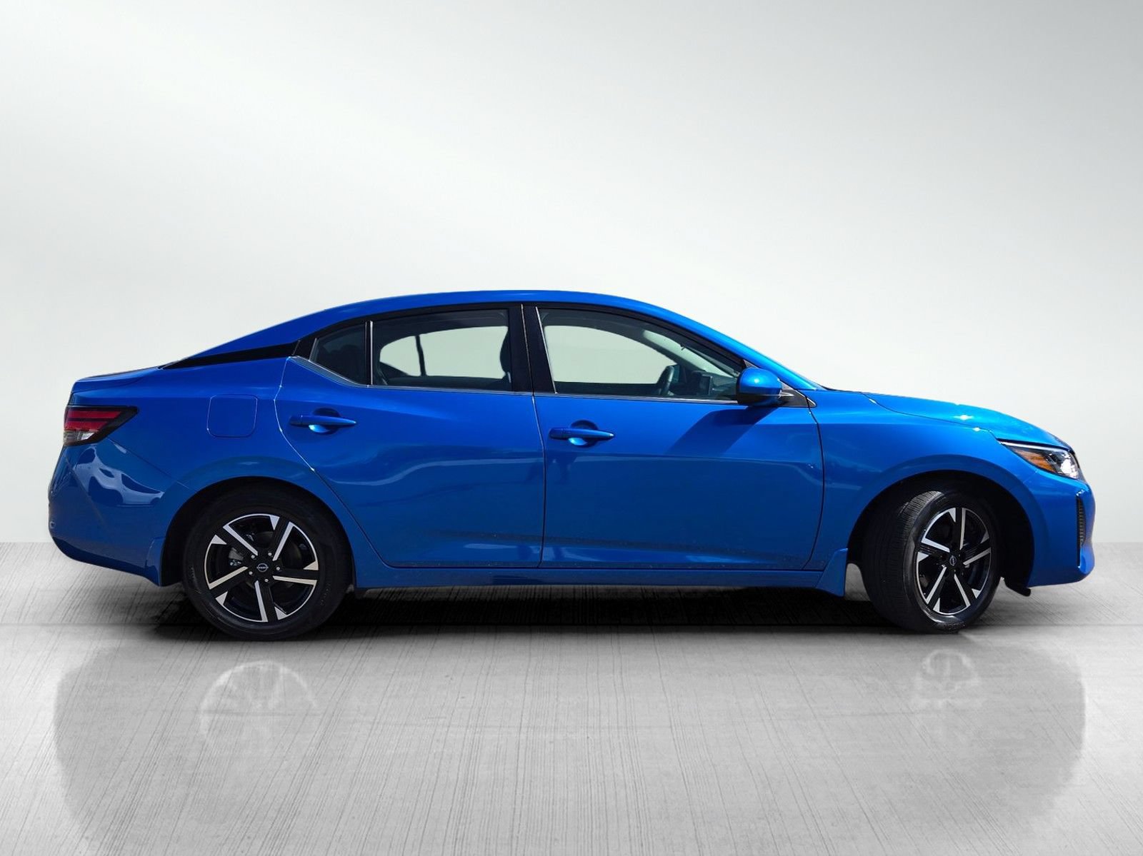 Used 2025 Nissan Sentra SV w/ All-Weather Package FWD image 3