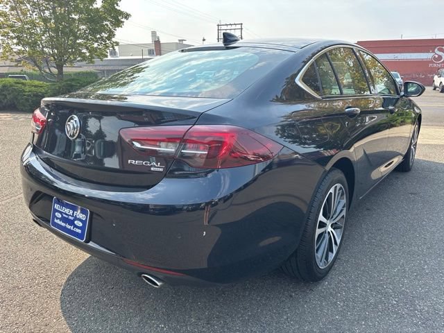 Used 2019 Buick Regal Essence w/ Driver Confidence Package I AWD/4WD image 3