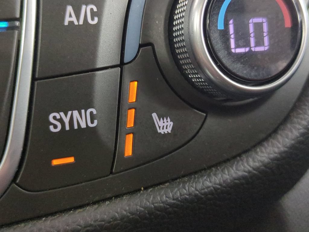 Used 2018 Chevrolet Equinox Premier FWD image 29
