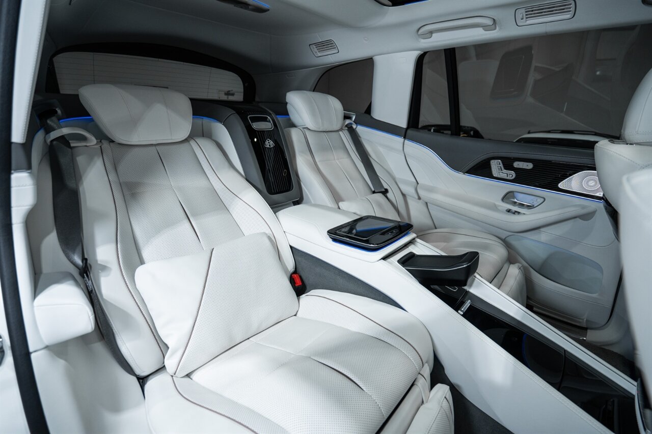 Used 2022 Mercedes-Benz Maybach GLS 600 4MATIC image 38