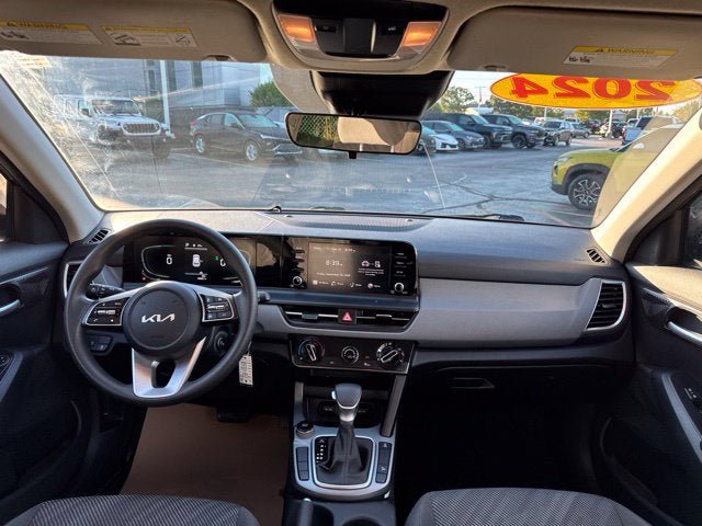 Used 2024 Kia Seltos LX AWD/4WD image 24
