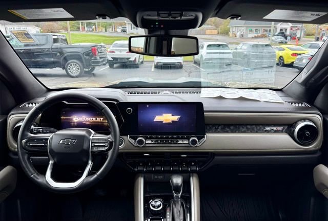 Used 2024 Chevrolet Colorado ZR2 w/ ZR2 Convenience Package III image 23