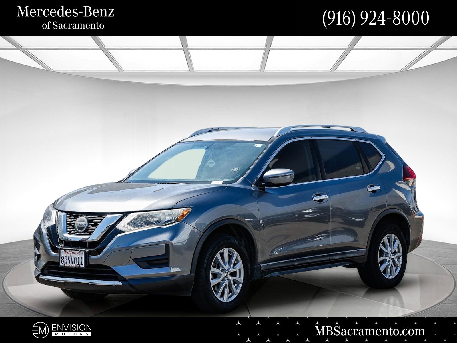 Used 2018 Nissan Rogue SV image 1