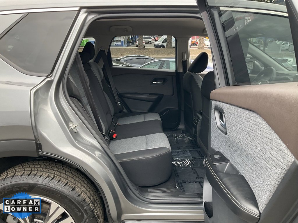 Used 2021 Nissan Rogue SV image 48