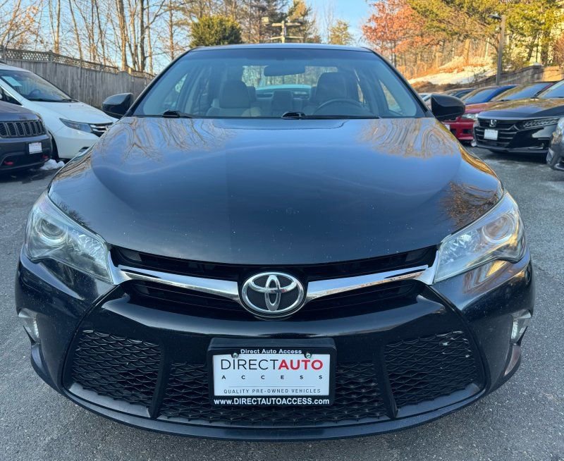 Used 2017 Toyota Camry SE image 2