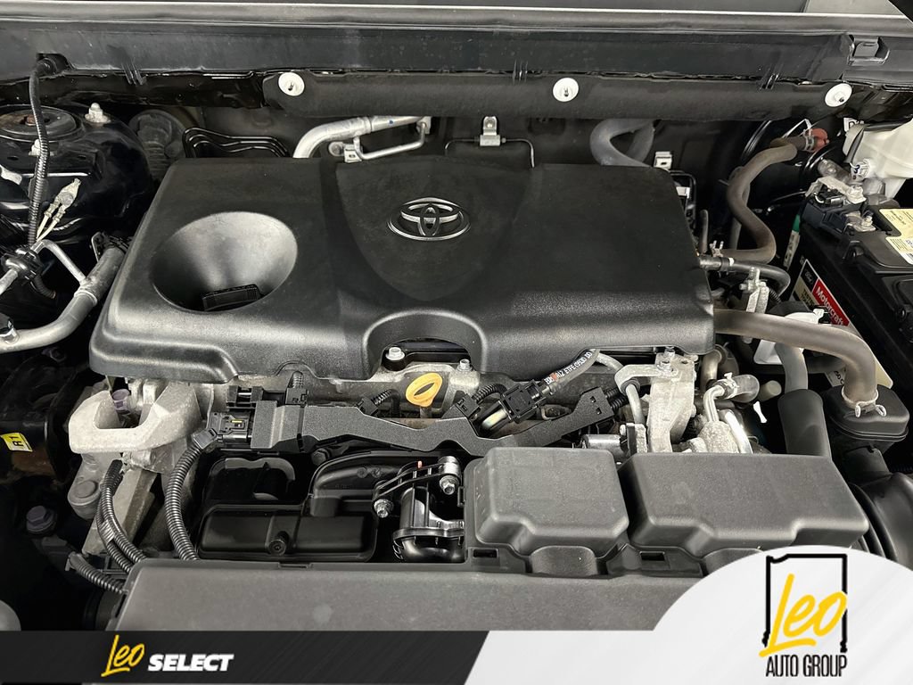Used 2020 Toyota RAV4 XLE Premium AWD/4WD image 33