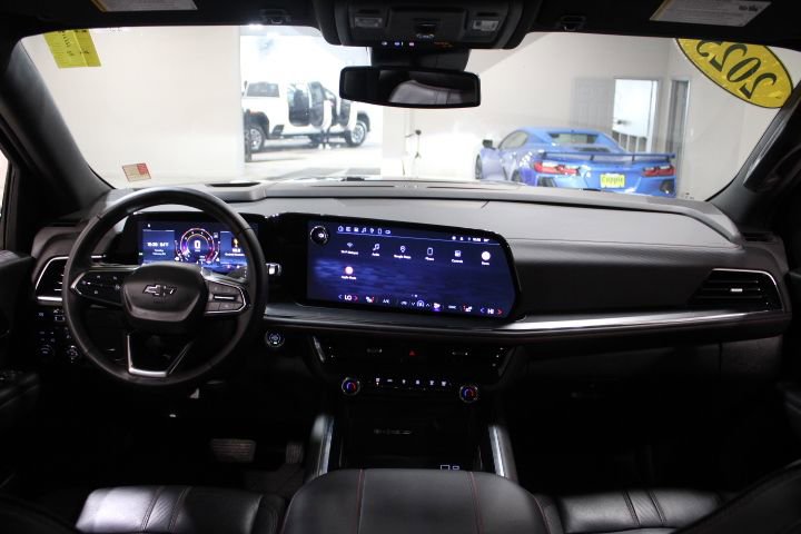 Used 2025 Chevrolet Tahoe RST AWD/4WD image 2