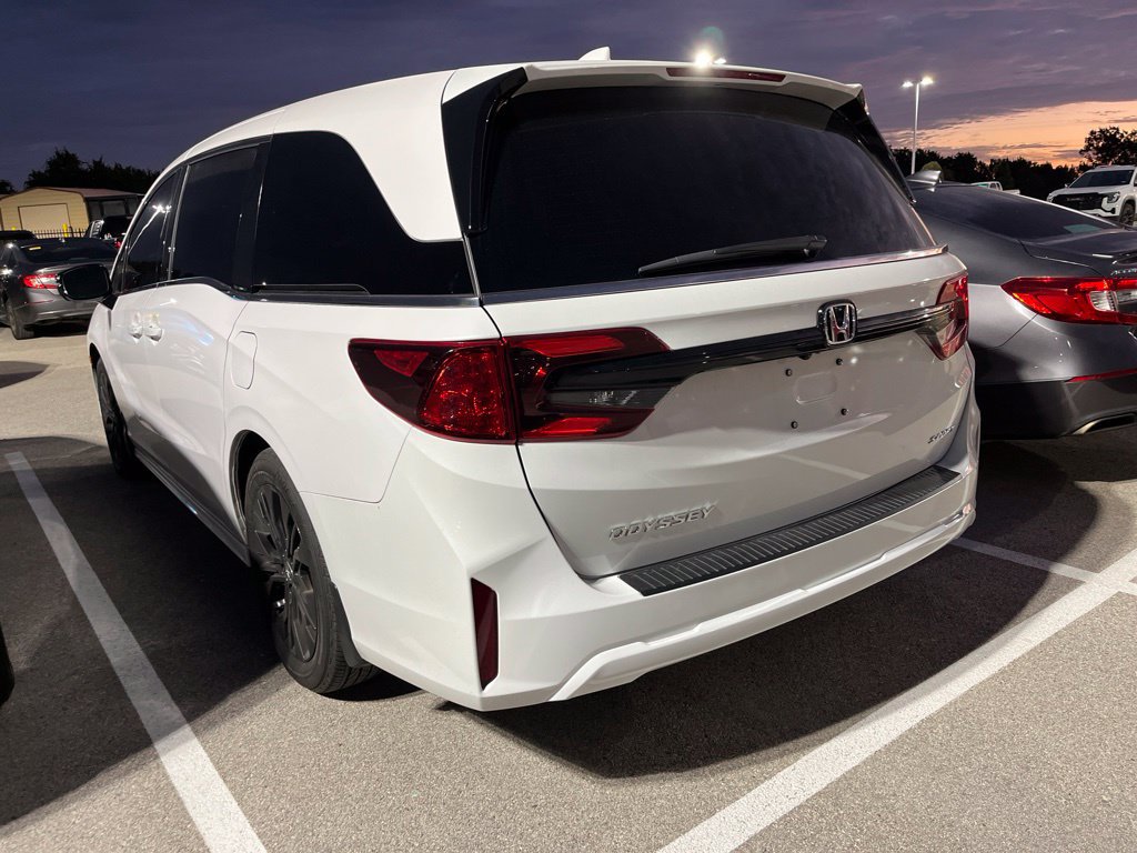 Used 2025 Honda Odyssey Sport-L image 4