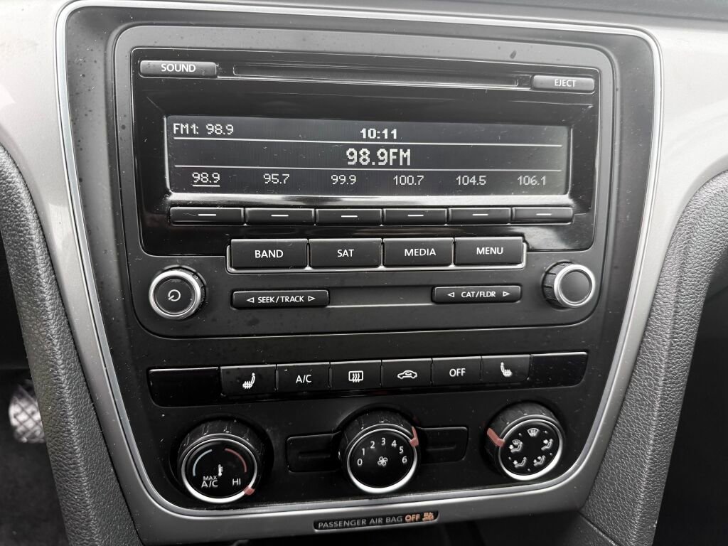 Used 2014 Volkswagen Passat 1.8T S image 12