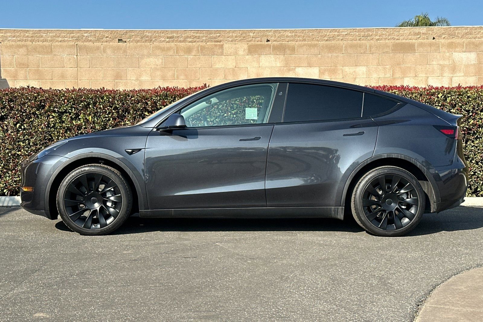 Used 2025 Tesla Model Y Long Range image 7