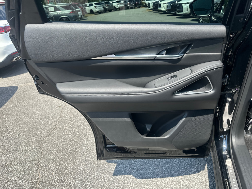 New 2027 INFINITI QX60 Luxe w/ Family Package FWD image 18