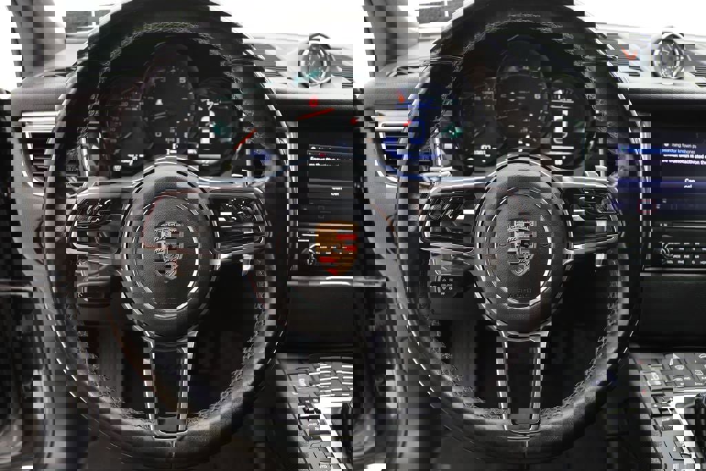 Used 2018 Porsche Macan image 18