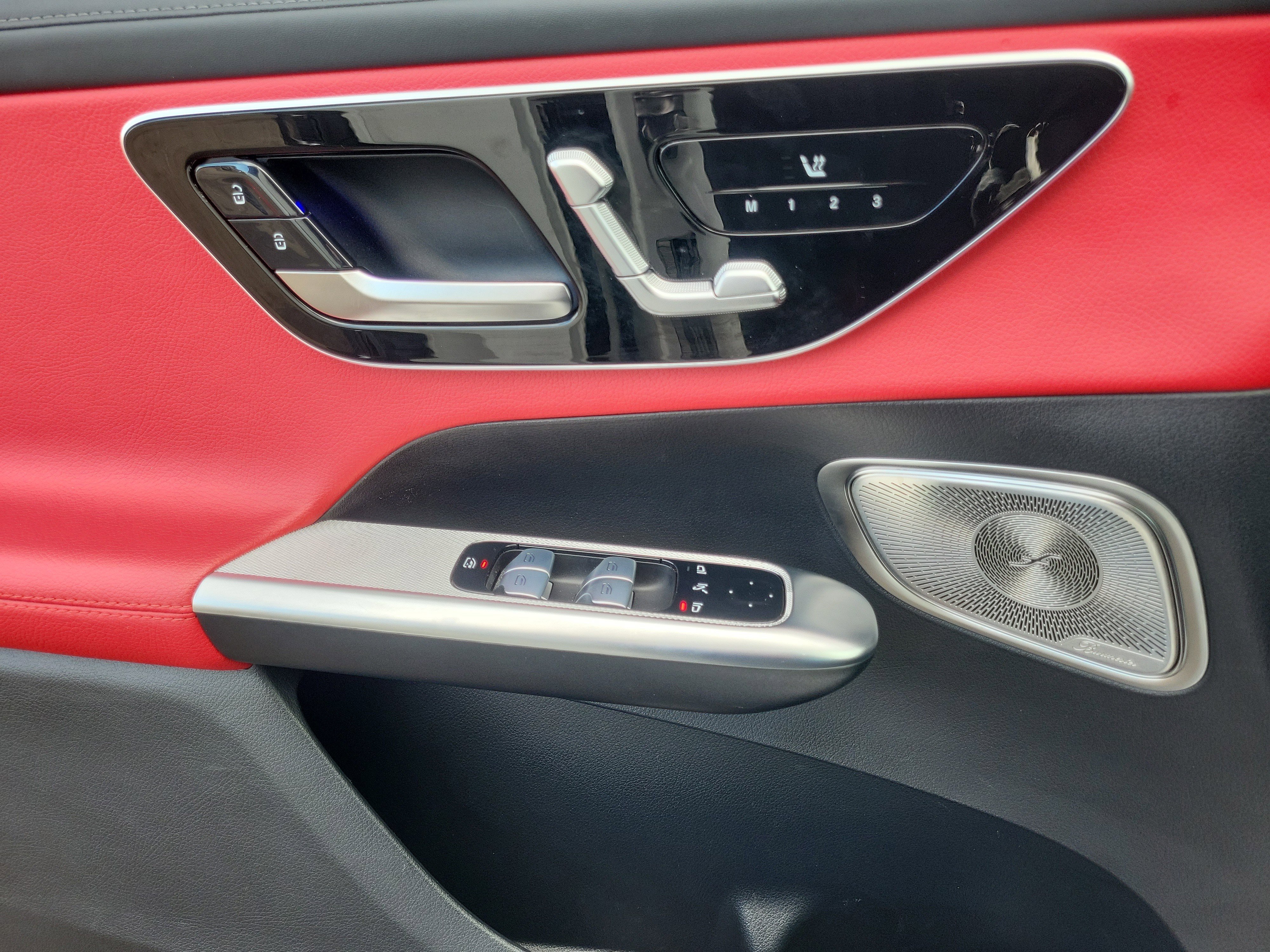 Used 2024 Mercedes-Benz GLC 300 4MATIC image 20