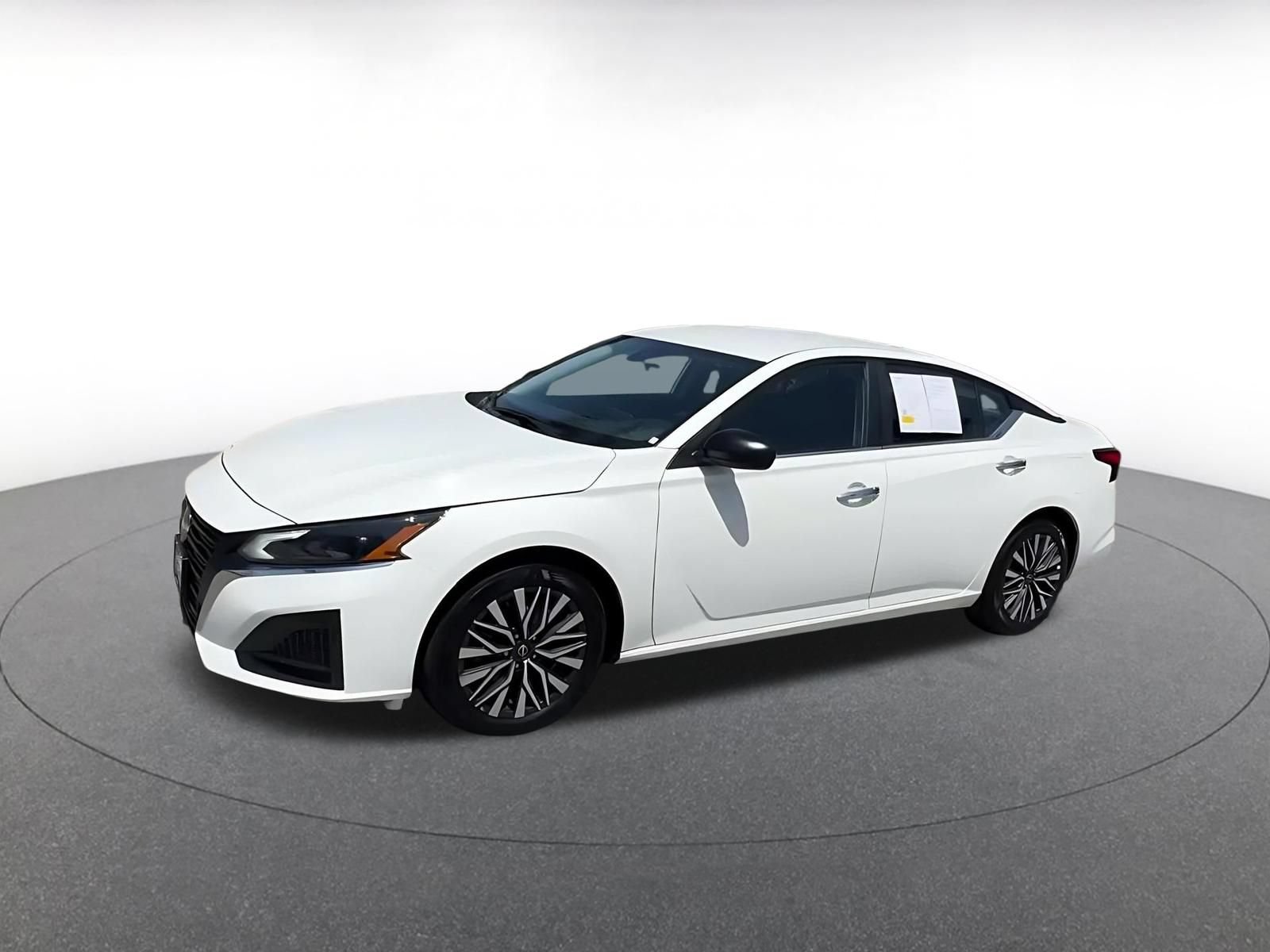 Used 2025 Nissan Altima 2.5 SV FWD image 7