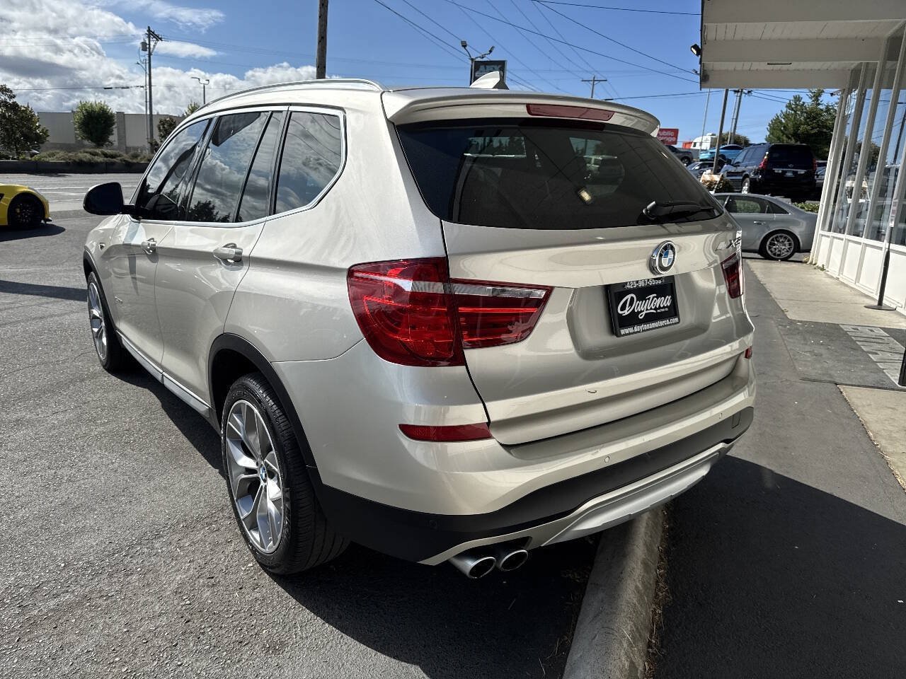 Used 2016 BMW X3 xDrive28i w/ Premium Package AWD/4WD image 3