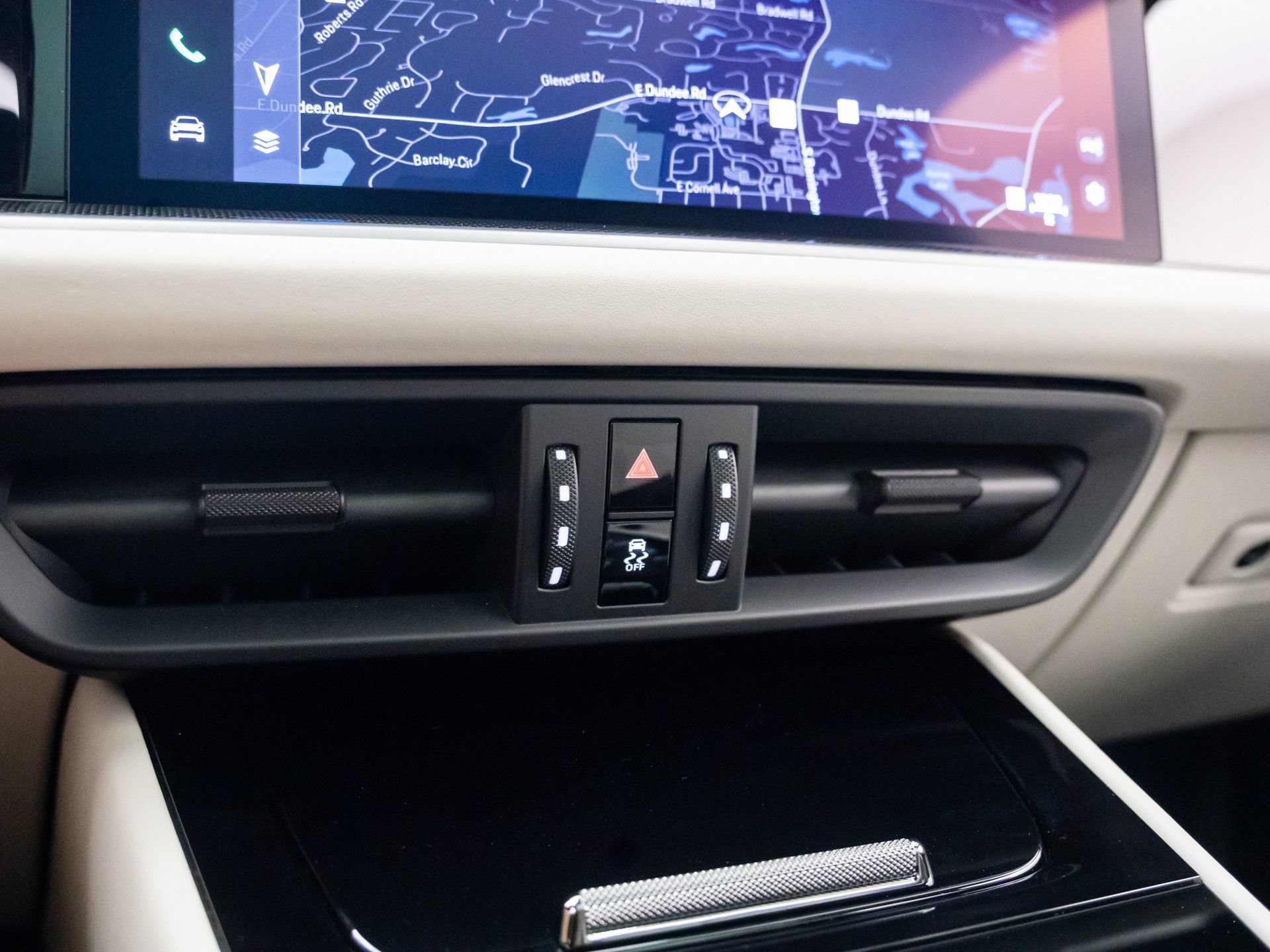 New 2026 Porsche Cayenne Coupe AWD/4WD image 25