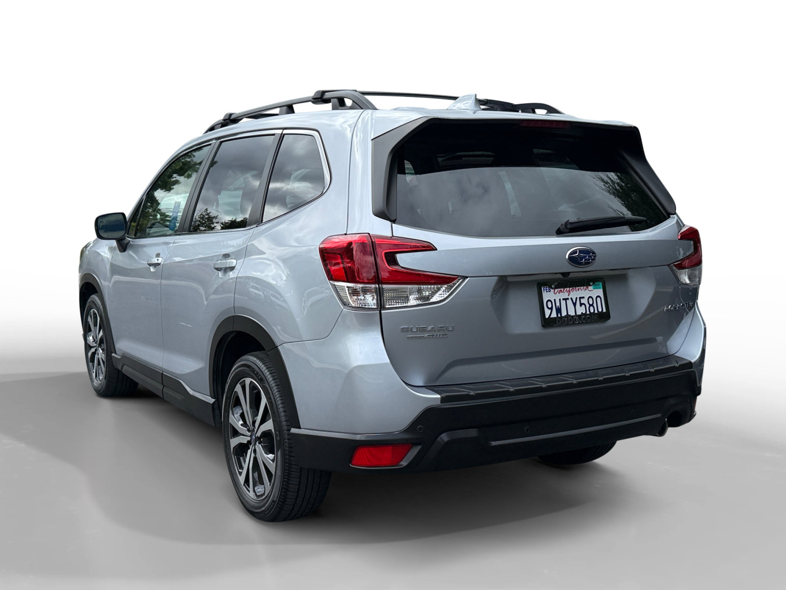 Used 2023 Subaru Forester Limited w/ Popular Package #2 AWD/4WD image 3