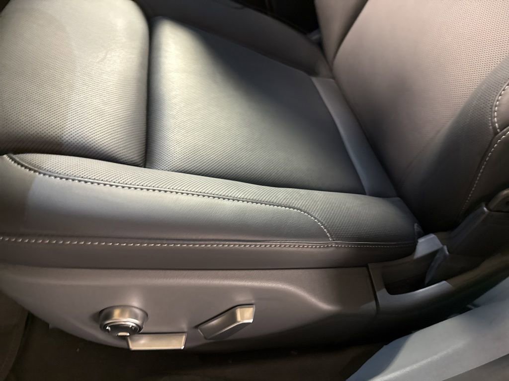 Used 2025 Lucid Air Grand Touring image 13
