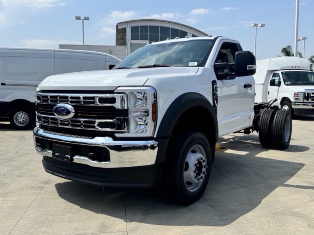 New 2024 Ford F550 4x4 Regular Cab Super Duty w/ XLT Value Package image 2