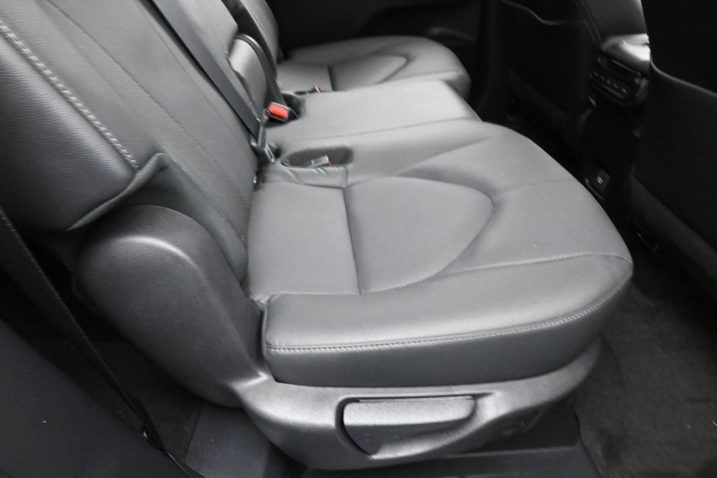Used 2025 Toyota Grand Highlander AWD image 43