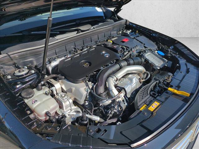 Used 2025 Mercedes-Benz GLB 250 image 27