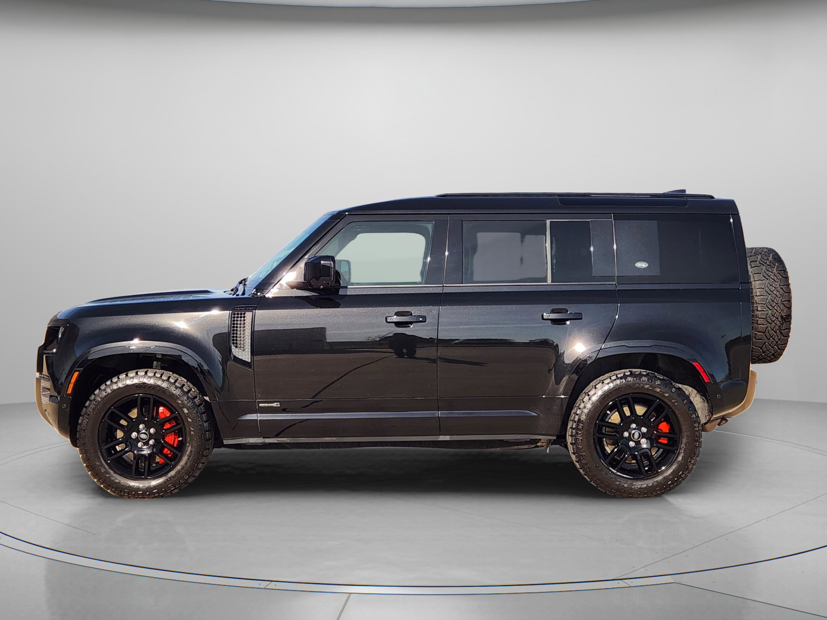 Used 2020 Land Rover Defender 110 X image 2